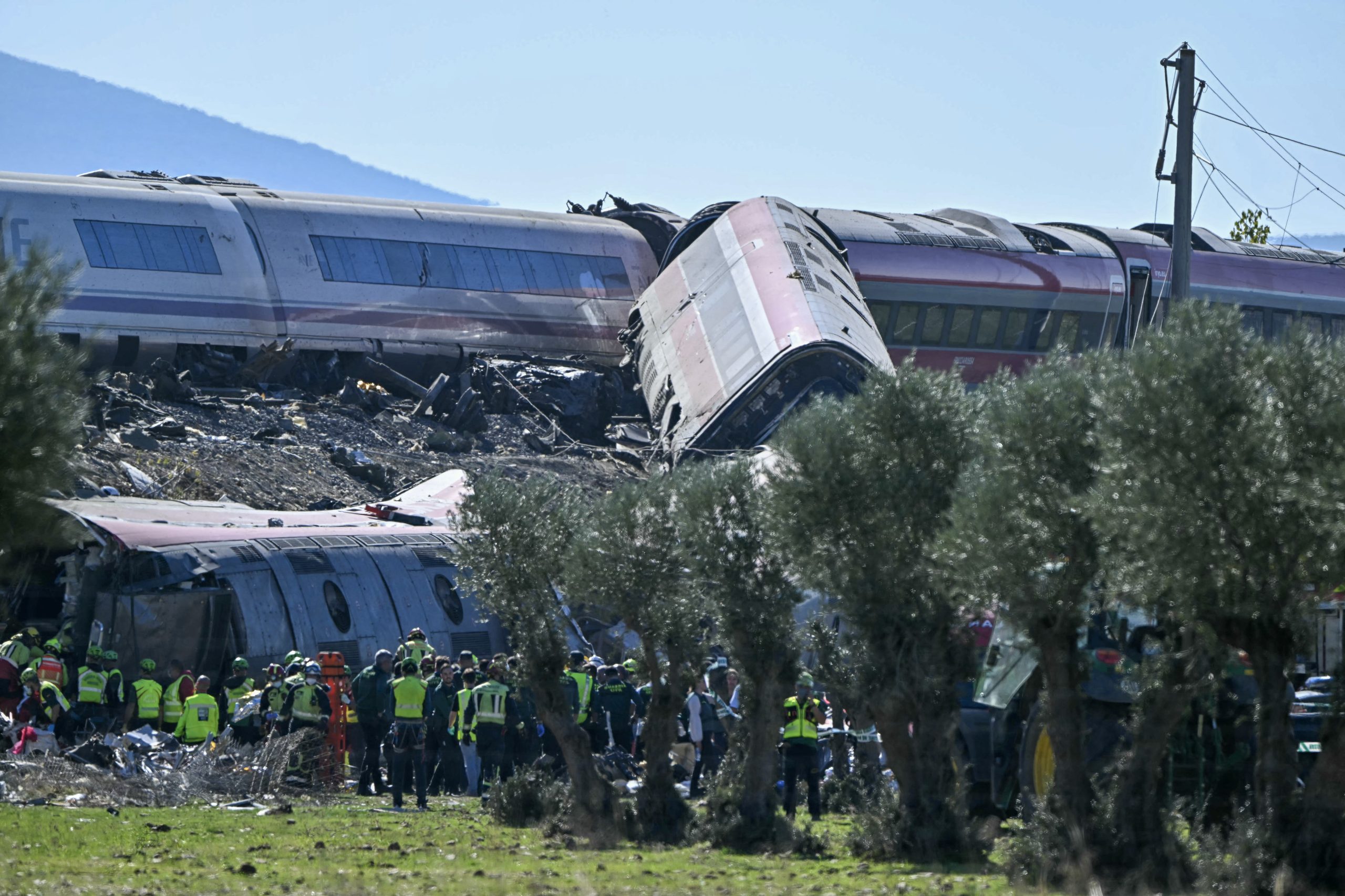 Dozens killed after two high-speed trains collide in central Spain — Woodstock Community news